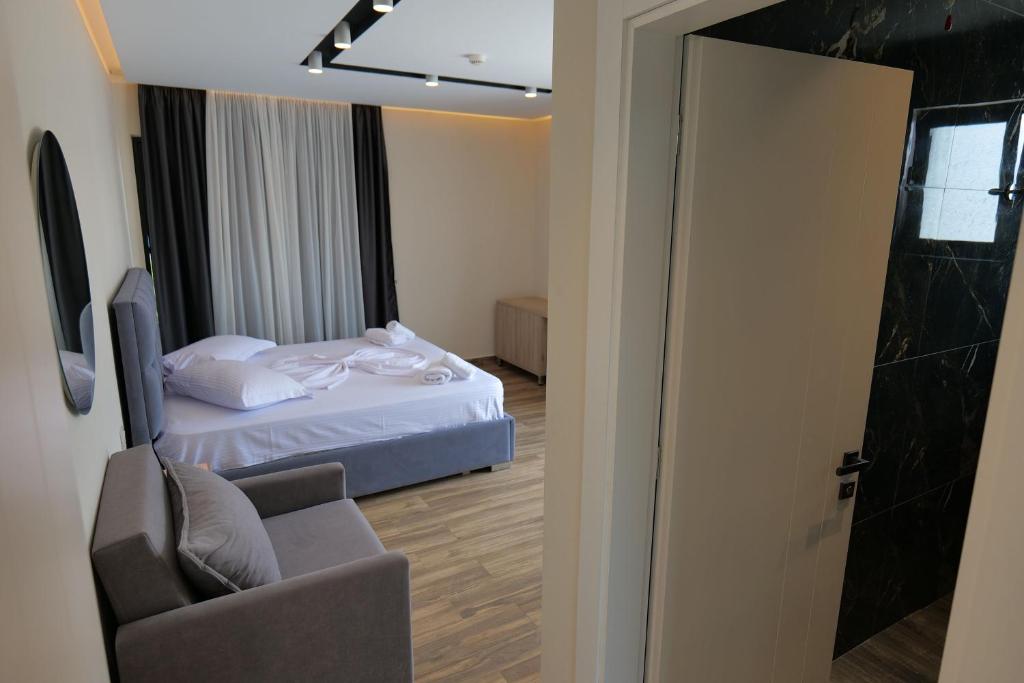Deluxe Suite with Sea View
