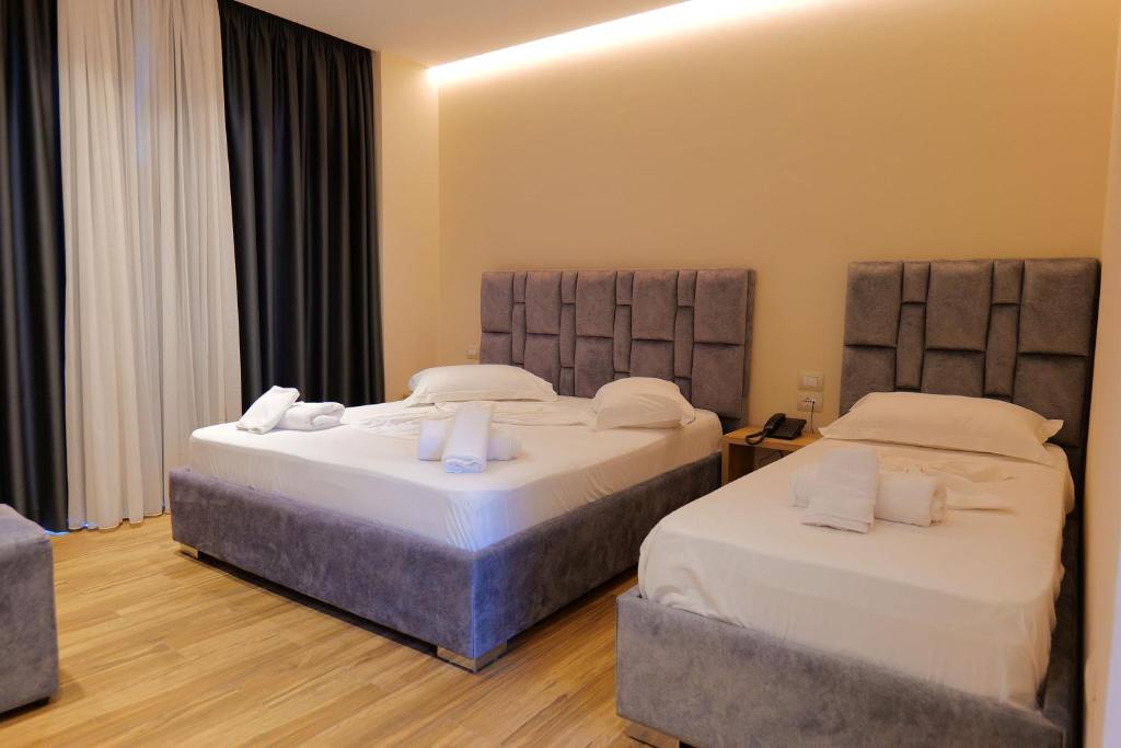 Deluxe Triple Room with Sea View