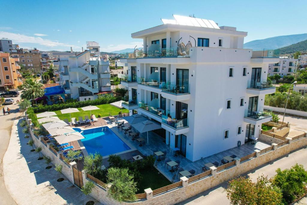 Alexander Hotel